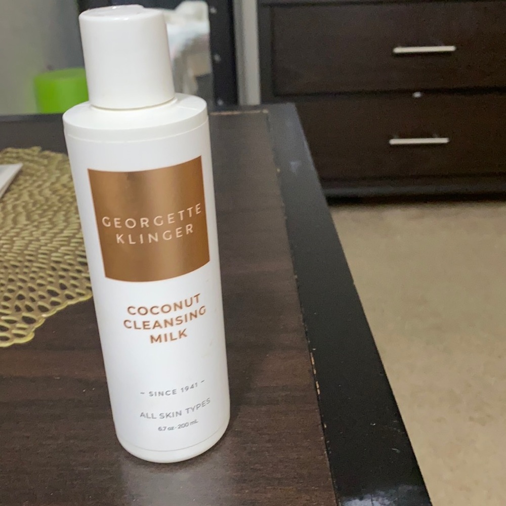 Brand new Coconut cleansing milk